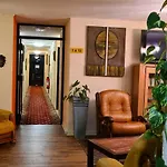 L'etoile Aeroport - A61 Hotel