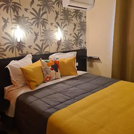 Hotel L'etoile Aéroport - A61 2*