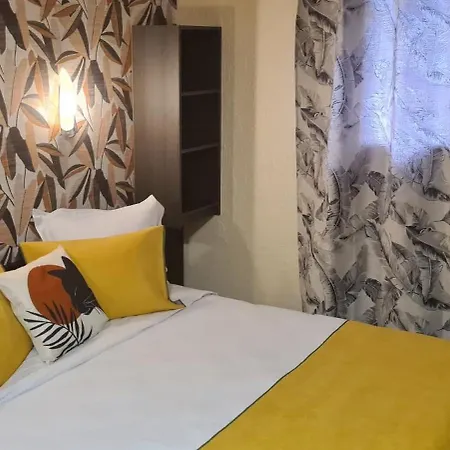 Hotel L'etoile Aéroport - A61 2*