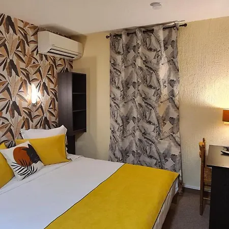 Hotel L'etoile Aéroport - A61 2*