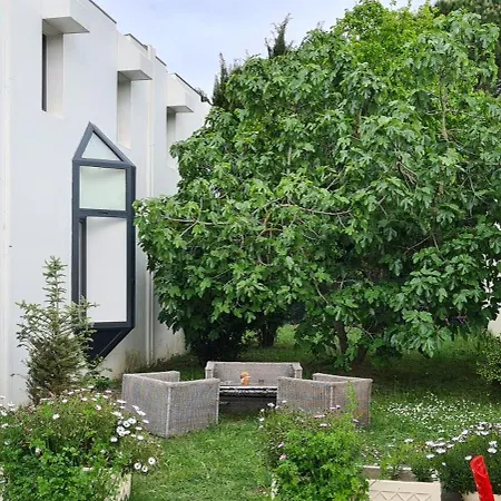 L'etoile Aéroport - A61 2*