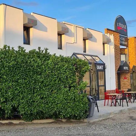 Hotel L'etoile Aéroport - A61 2*