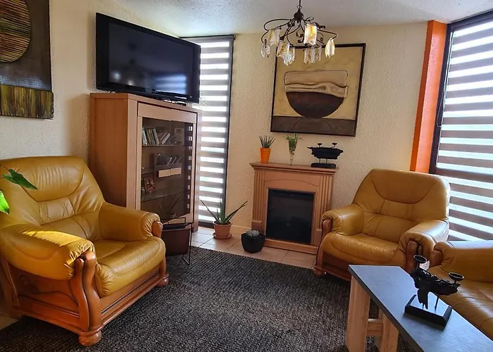 L'etoile Aeroport - A61 מלון קרקסון