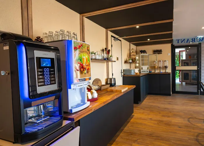 L'etoile Aeroport - A61 מלון קרקסון