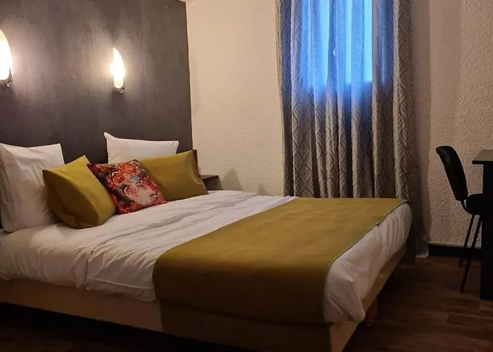 L'etoile Aeroport - A61 Hotel