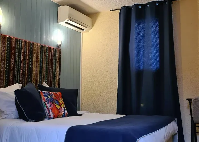 L'etoile Aeroport - A61 מלון 2*