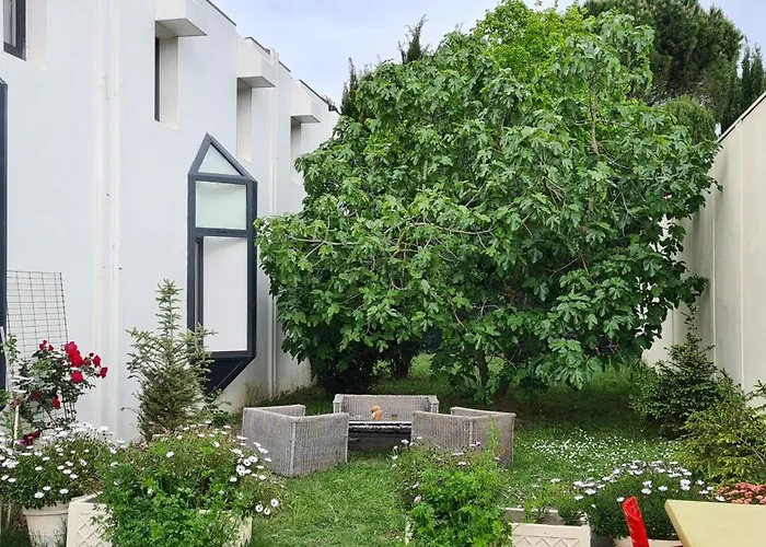 L'etoile Aeroport - A61 2*