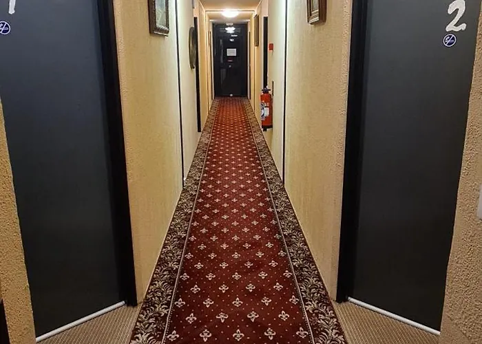 L'etoile Aeroport - A61 2*