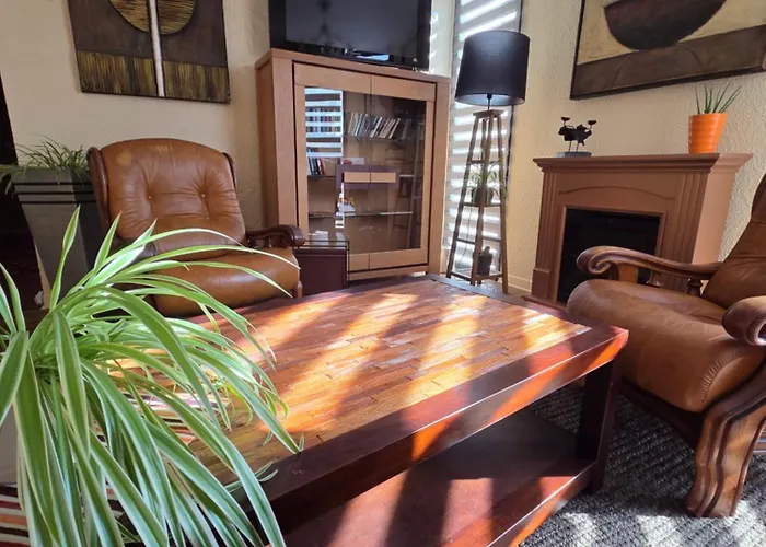 L'etoile Aeroport - A61 מלון קרקסון